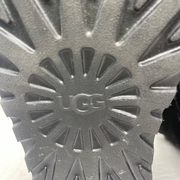 UGG Womens Classic Mini Genuine Black Shearling Suede Boots SZ 9 Winter - Picture 10 of 11